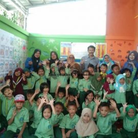 Anak-Anak TK Nirwana Cendikia Mampu Membaca, Menulis, Dan Berhitung Itu Bonus