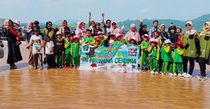Buka Hati Dan Pikiran, TK Nirwana Cendikia Lakukan Rihlah Tadabbur Alam