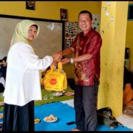 TK Nirwana Cendikia Terima Bantuan Alat Tulis